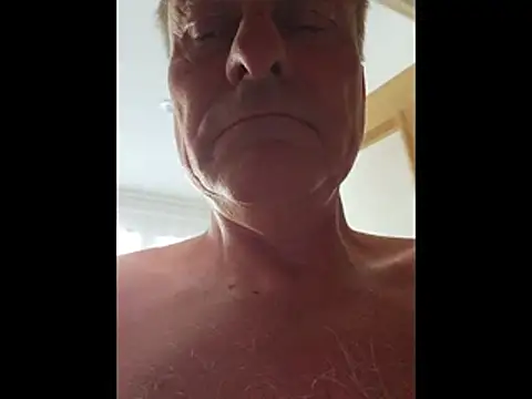 johnnym1 live cam on StripChat