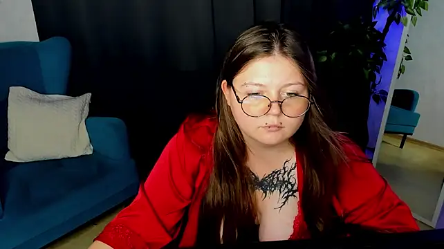 lovely_bloom live cam on StripChat