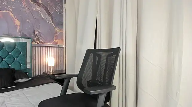 adrian_black86306 webcam