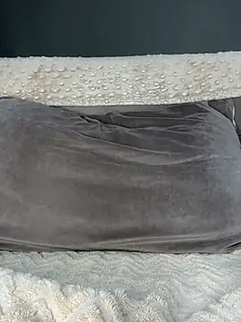 LaraVoosh webcam