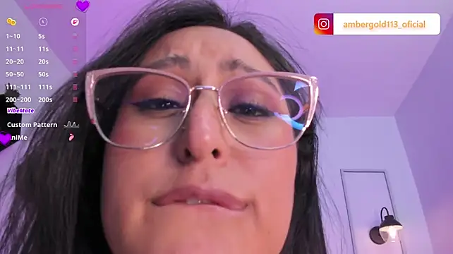 Amber_gold_ webcam