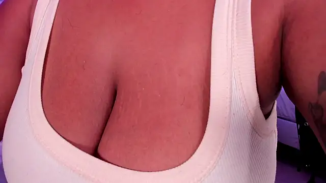 lia_mariana webcam