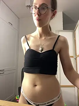 MartiniiSelenna live cam on StripChat