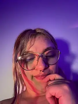 Sophia_Weest99 webcam