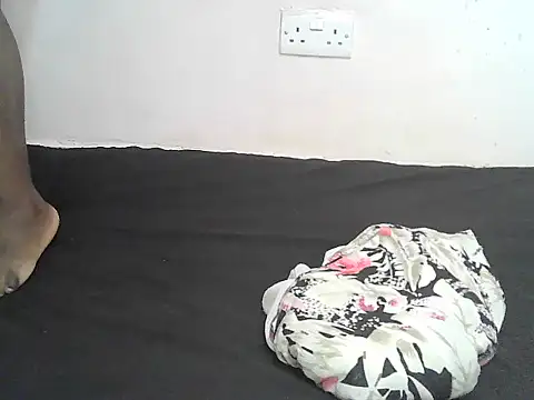 princess-maira live cam on StripChat