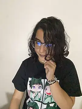 Kiri_Velvet live cam on StripChat