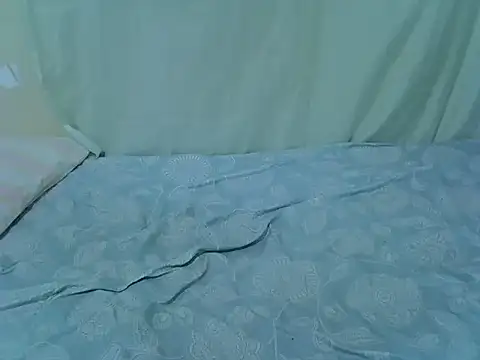 pointie_bloomy live cam on StripChat