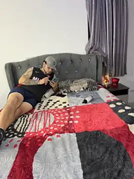Crazy_Orgasm live cam on StripChat