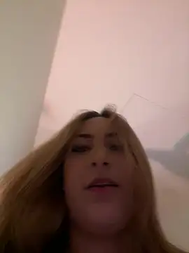 MiaAdams21 webcam
