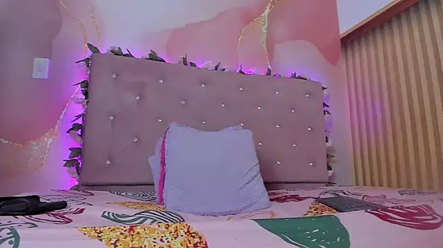 violet_taylor_ webcam