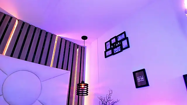 MiaRaven_ live cam on StripChat