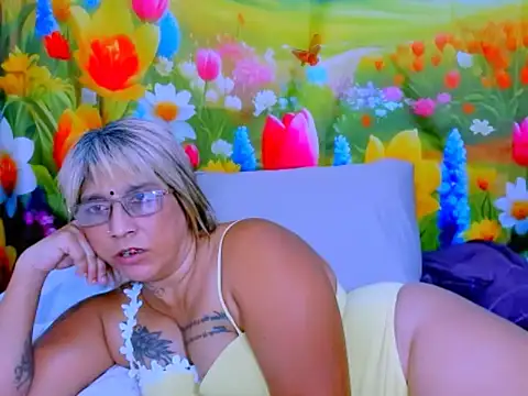 indianroxy webcam