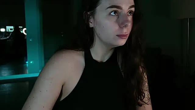 Di_na_Bell webcam