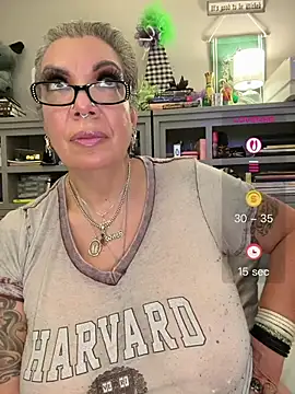 dieseldame1313 webcam