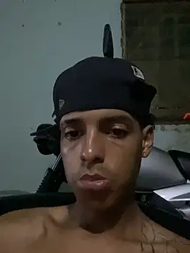 Aleexxx_2005 webcam