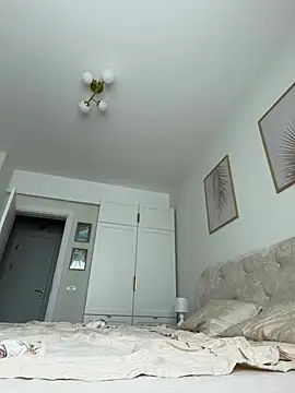 ashley-evans (F young) - Last tipper control my toy for 3 min