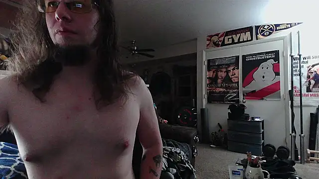 biggerisbetter12 live cam on StripChat