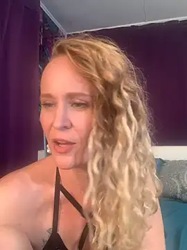 SweetandNastySummer live cam on StripChat