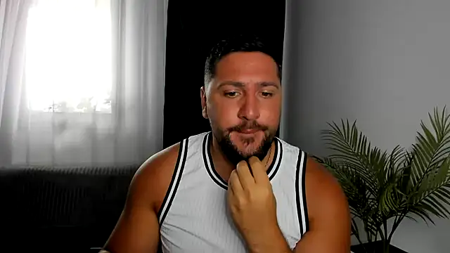 Gold_Alpha_Boy webcam