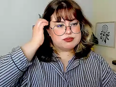 OpheliaLush webcam
