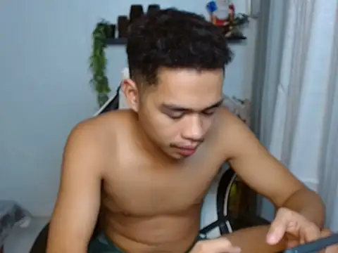 curlyasian_njxx live cam on StripChat