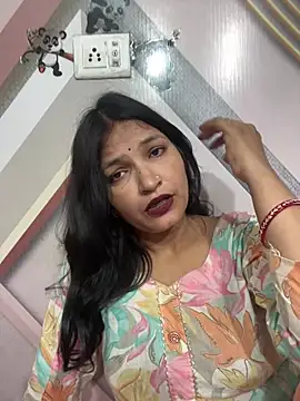 Priyaa_1433 webcam