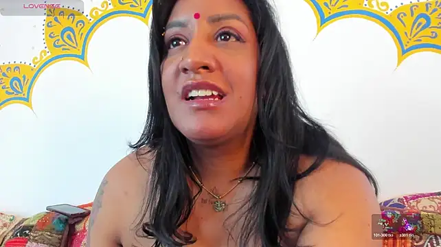 LadyNahir webcam