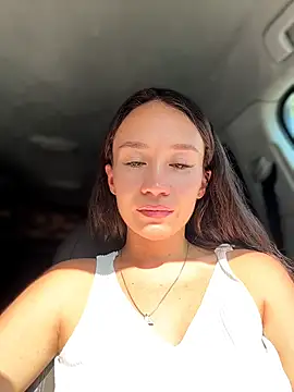 QuietNicole live cam on StripChat