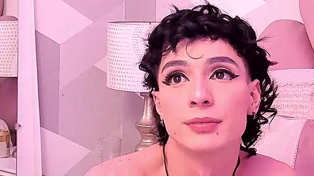 KylieMonnett live cam on StripChat