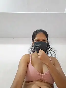 ITSranu235 live cam on StripChat
