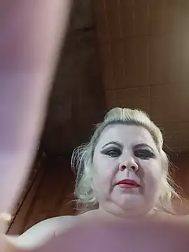 EllieLovee webcam
