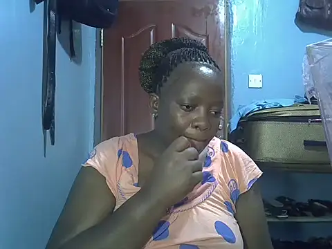 Ebonyceline live cam on StripChat