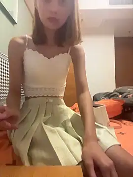 yangyang520-18girl webcam