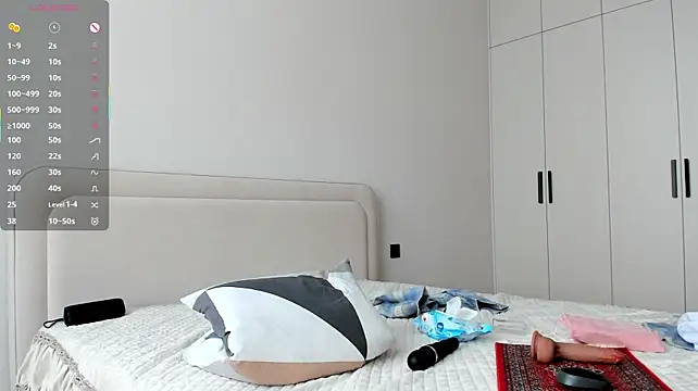 wow_lina live cam on StripChat