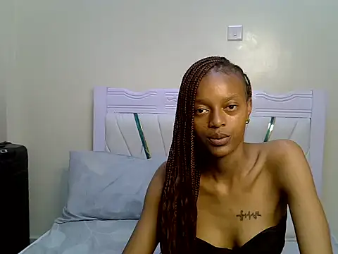 PrettyNoirr live cam on StripChat