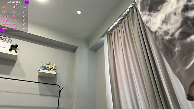 selena_favn webcam