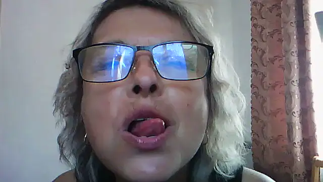 ElizabethGorden live cam on StripChat