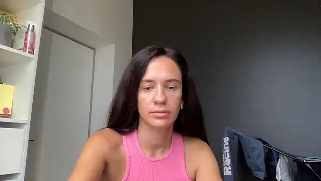 Omelvia live cam on StripChat