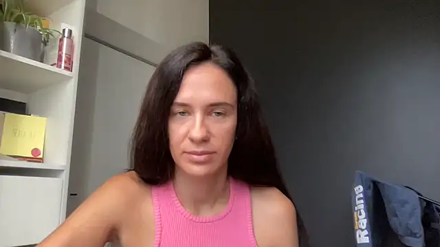 Omelvia live cam on StripChat