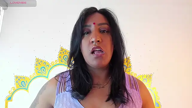 LadyNahir webcam