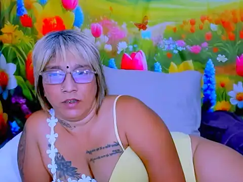indianroxy webcam