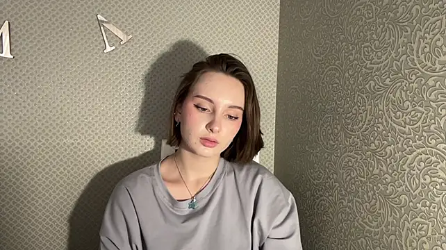 LovieClausing live cam on StripChat