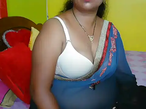 Kritika_21 live cam on StripChat