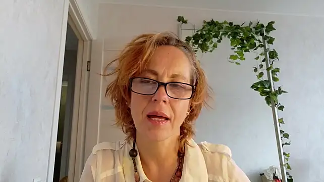 LioraWeiss live webcam