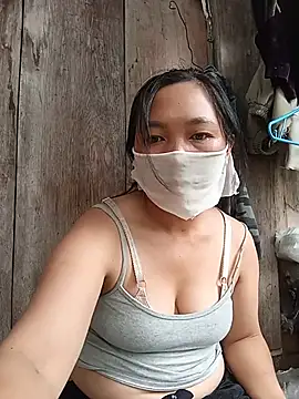 Hiha-nn live cam on StripChat