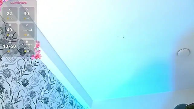 Luckystricke_tay live cam on StripChat