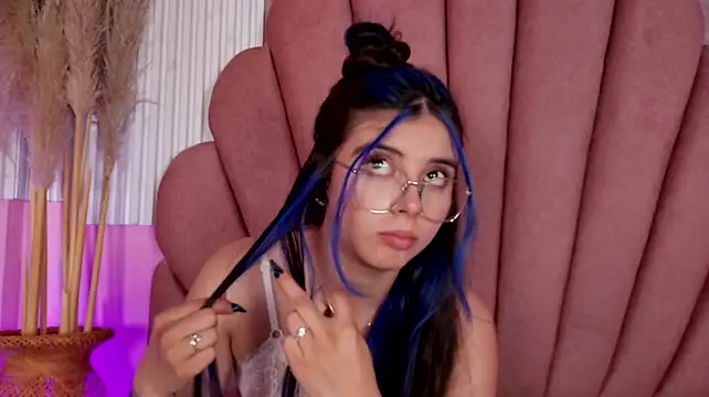 Kyomi_Hunt webcam