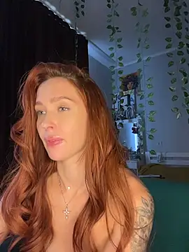 LittleFox___ live cam on StripChat