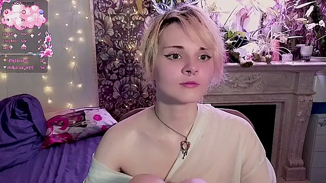 DoubleBubble_ live cam on StripChat