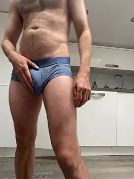 SimonSays45 live cam on StripChat